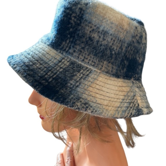David & Young Navy Cream Brushed Plaid Soft Bucket Hat One Size OS Lined Winter - Picture 3 of 6